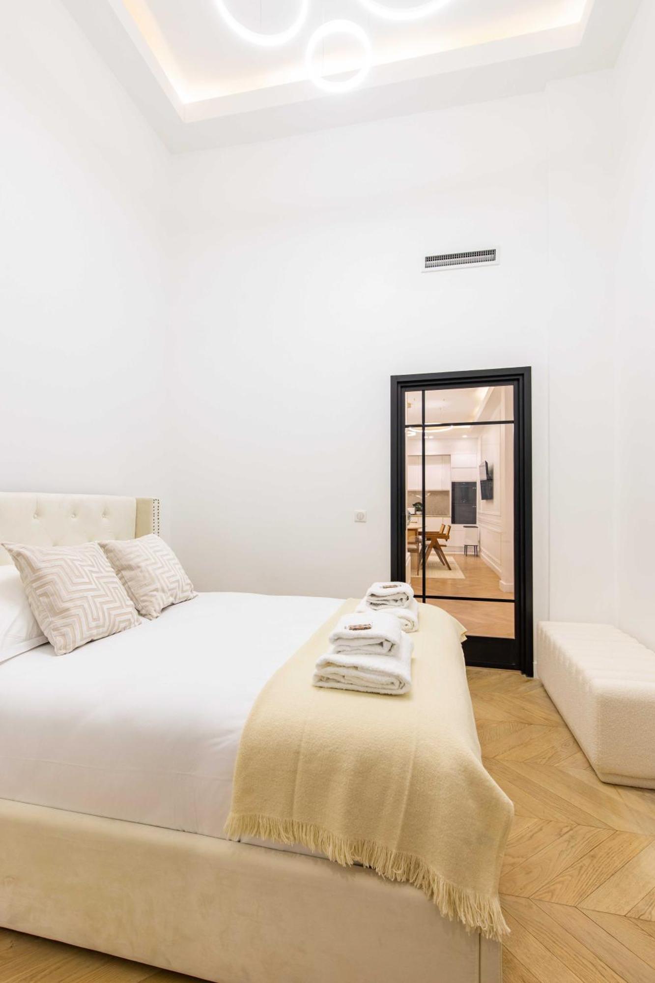 Chic House - 3br 8p - Ternes Arc De Triomphe * Parijs
